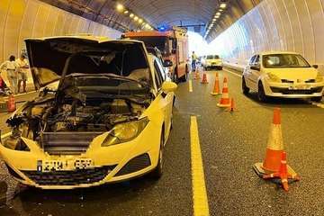 Accidente de tráfico en el interior del túnel de La Laja/TA.