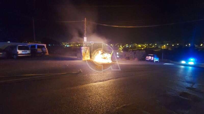 Imagen del contenedor ardiendo/TA.