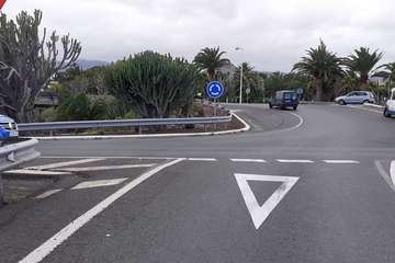 Un ciclista de 45 años, arrollado por un turismo en la rotonda de Los Pajaritos (Telde)/TA.