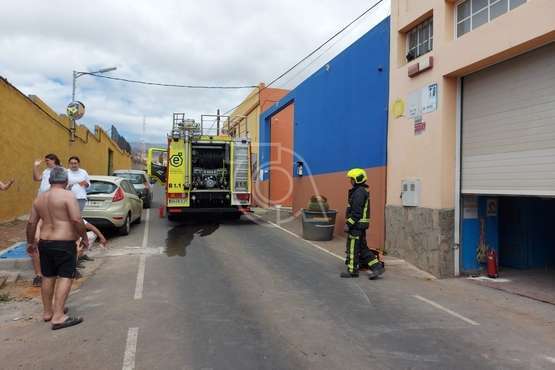 Conato de incendio en un taller de chapa y pintura de Los Llanos de Jerez (Telde)/TA.