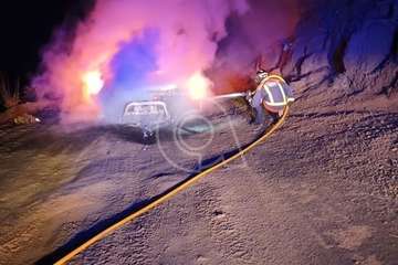 Incendio de un vehículo en un camino próximo a la Caldera de los Marteles/TA.
