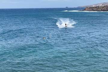 Socorristas de Telde rescatan a los participantes en una travesía de kayak, a la deriva en aguas de Salinetas/TA.
