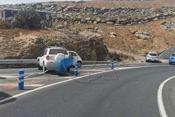 Una mujer, herida leve en una colisión entre dos vehículos frente a la antigua Ikea/TA.