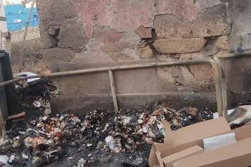 Incendio intencionado de contenedores en Jinámar pueblo/TA.