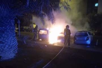 Tres vehículos arden de madrugada en el Valle de Jinámar/TA.