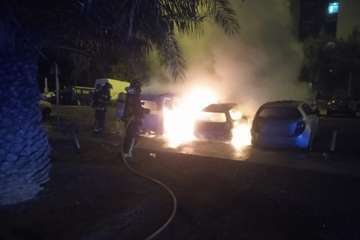 Tres vehículos arden de madrugada en el Valle de Jinámar/TA.