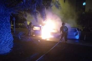 Tres vehículos arden de madrugada en el Valle de Jinámar/TA.
