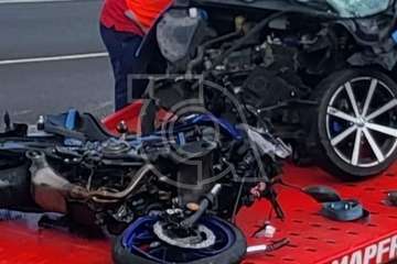 Un vehículo de LM invade el carril contrario y arrolla a un motorista en la circunavlación de Telde/TA.