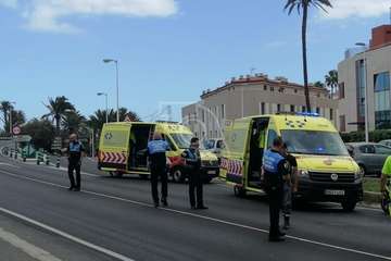 Un vehículo de LM invade el carril contrario y arrolla a un motorista en la circunavlación de Telde/TA.
