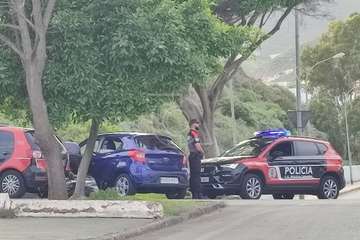 Colisión entre dos vehículos en la rambla de la Concepción del Valle de Jinámar/TA.