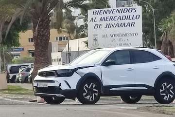 Colisión entre dos vehículos en la rambla de la Concepción del Valle de Jinámar/TA.