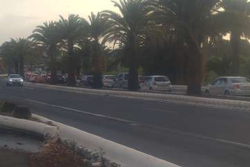 Atascos en las salidas de Telde hacia la GC-1 por un accidente a la altura de Las Terrazas/TA.