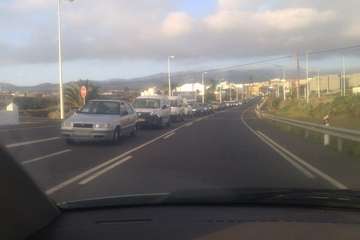 Atascos en las salidas de Telde hacia la GC-1 por un accidente a la altura de Las Terrazas/TA.