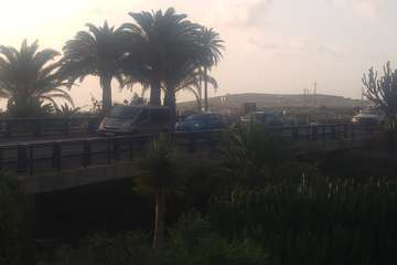 Atascos en las salidas de Telde hacia la GC-1 por un accidente a la altura de Las Terrazas/TA.