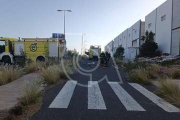 Incendio en una nave industrial de El Goro (Telde) donde se acumulan palets/TA.