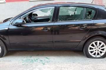 El gamberrismo se ceba con vehículos aparcados en las vías públicas de La Herradura (Telde)/TA.