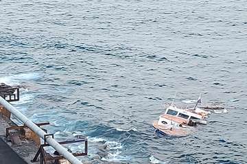 Una embarcación se hunde en el muelle industrial de Salinetas/TA.