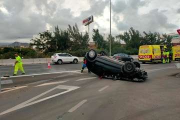 Vuelco de un vehículo en la GC-1, a la altura de Tufia/TA.