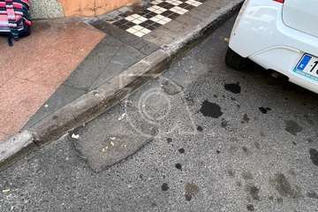 Una joven se lesiona un pie en una caída en un socavón de Los Llanos de Telde/TA.