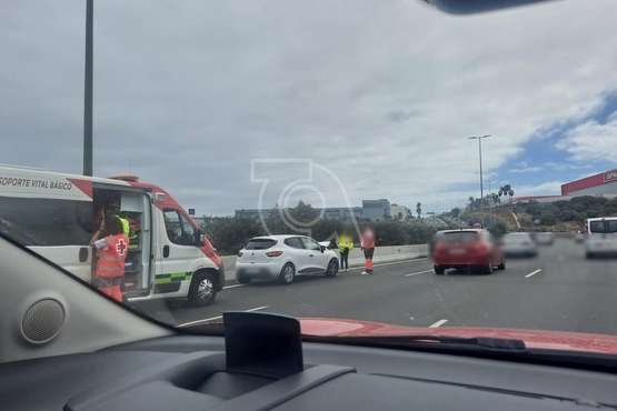 Sin heridos en una colisión de dos vehículos en la GC-1 a la altura del puente de Silva (Telde)/TA.