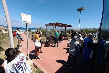 Una guagua de Global interrumpe su ruta hacia la capital al perder el espejo del retrovisor en la GC-1/TA.