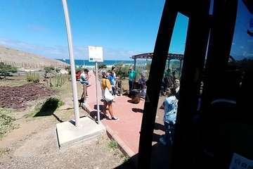 Una guagua de Global interrumpe su ruta hacia la capital al perder el espejo del retrovisor en la GC-1/TA.