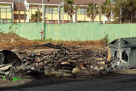  El vandalismo quema varios contenedores entre La Pardilla y Las Remudas/TA.