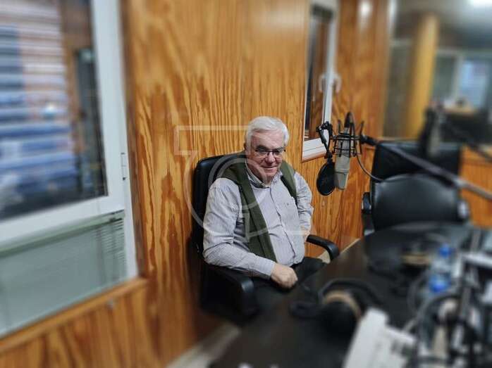 Carmelo Ojeda, ayer tarde en los estudios de Radio Faycán (Foto TA)