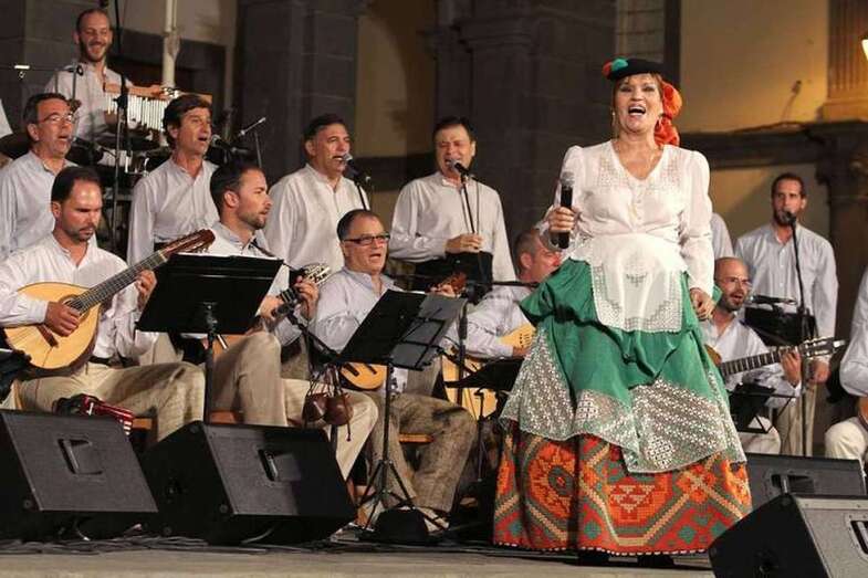 Imagen de archivo de Los Gofiones y Mary Sánchez (Foto TA)