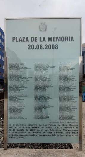 Monumento en la Plaza de la Memoria/Jesús Ruiz Mesa.
