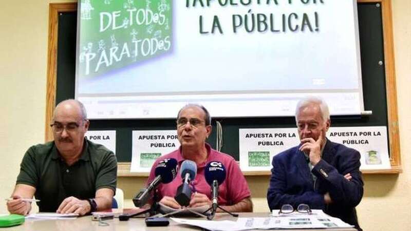 Miembros de la Plataforma por el 5% para la Educación/TA.