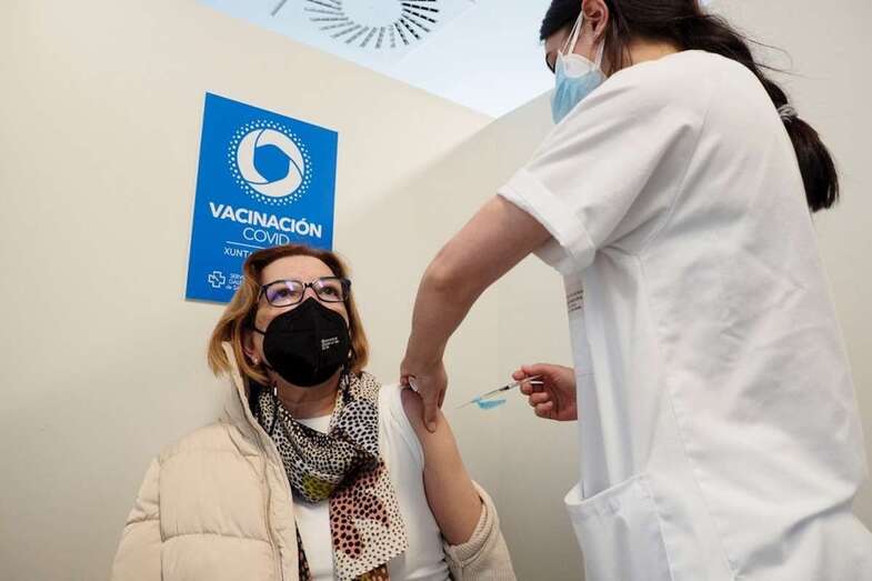 Vacunación contra la covid/TA.