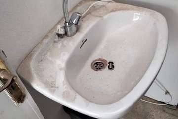 Vergonzosa situación del colegio del Valle de los Nueve Bajo/TA.