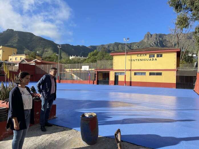 El alcalde y la concejala durante la visita a las obras/TA.