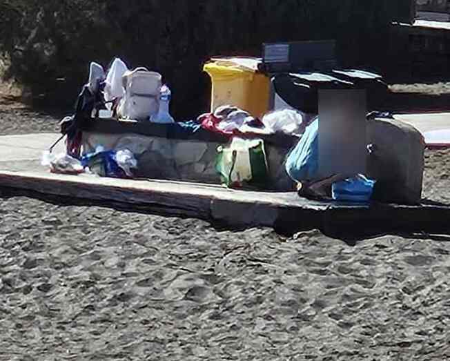 Mujer lavando la ropa en uno de los lavapi&eacute;s de La Garita/TA.