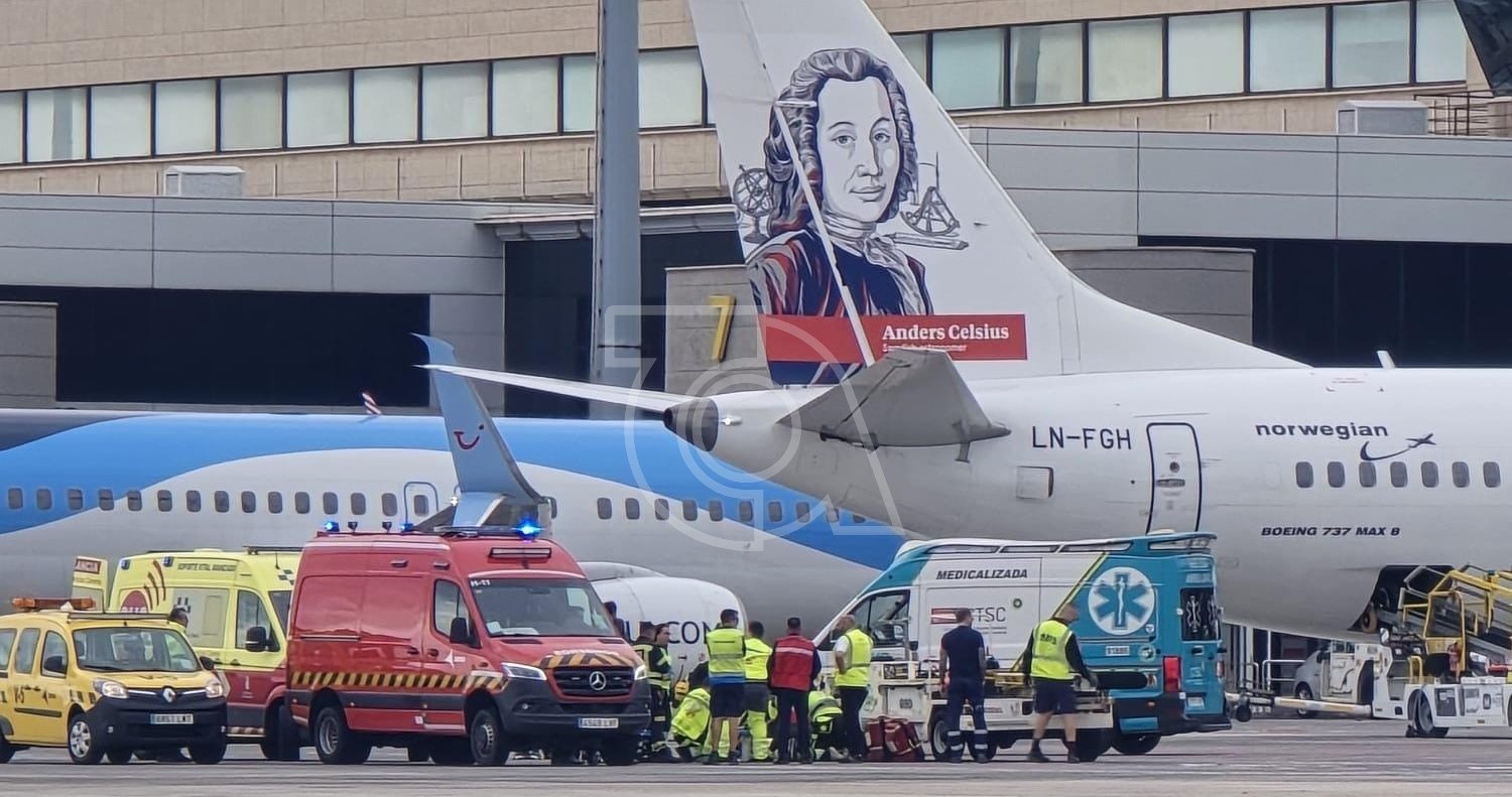 Equipos sanitarios en el lugar de suceso/TA.