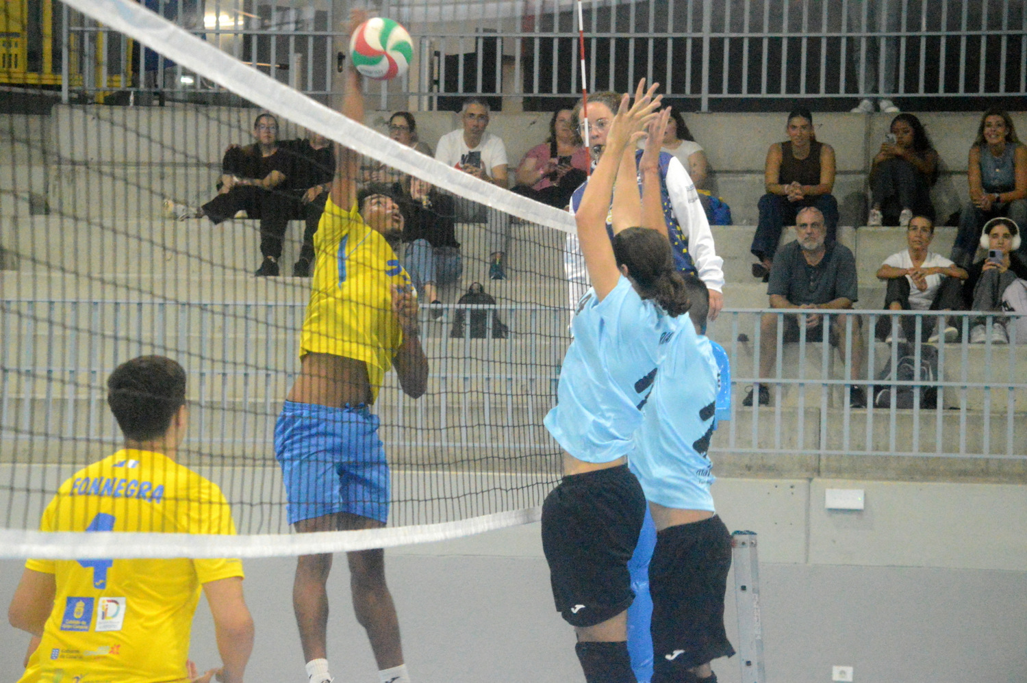 Imagen del partido de la primera vuelta en el Juan Carlos Hern&aacute;ndez (Foto: Juan Antonio Hern&aacute;ndez)