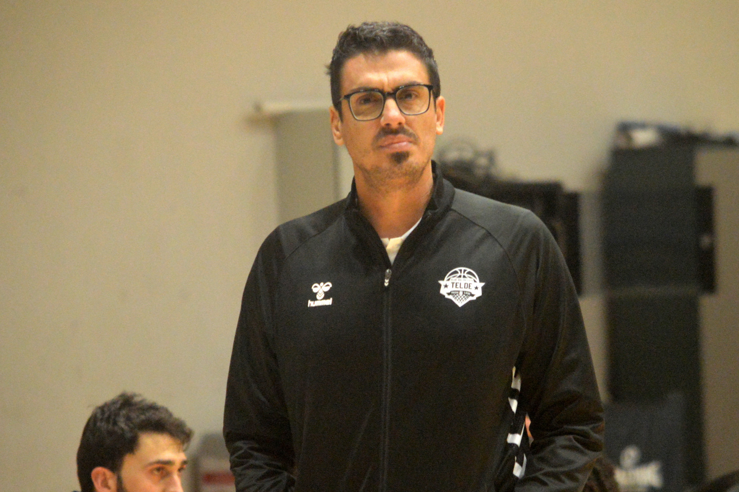 Tony Esparragón, entrenador del CB Telde, durante el partido de este sábado ante el Recucym Bazu (Foto: Juan Antonio Hernández) Tony Esparragón, entrenador del CB Telde, durante el partido de este sábado ante el Recucym Bazu (Foto: Juan Antonio Hernández)