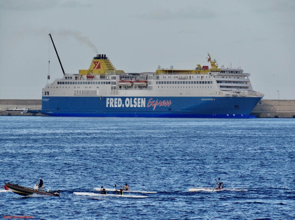 El ferry "Buenavista Express", atracado en el puerto de Las Palmas/Puentedemando.com.