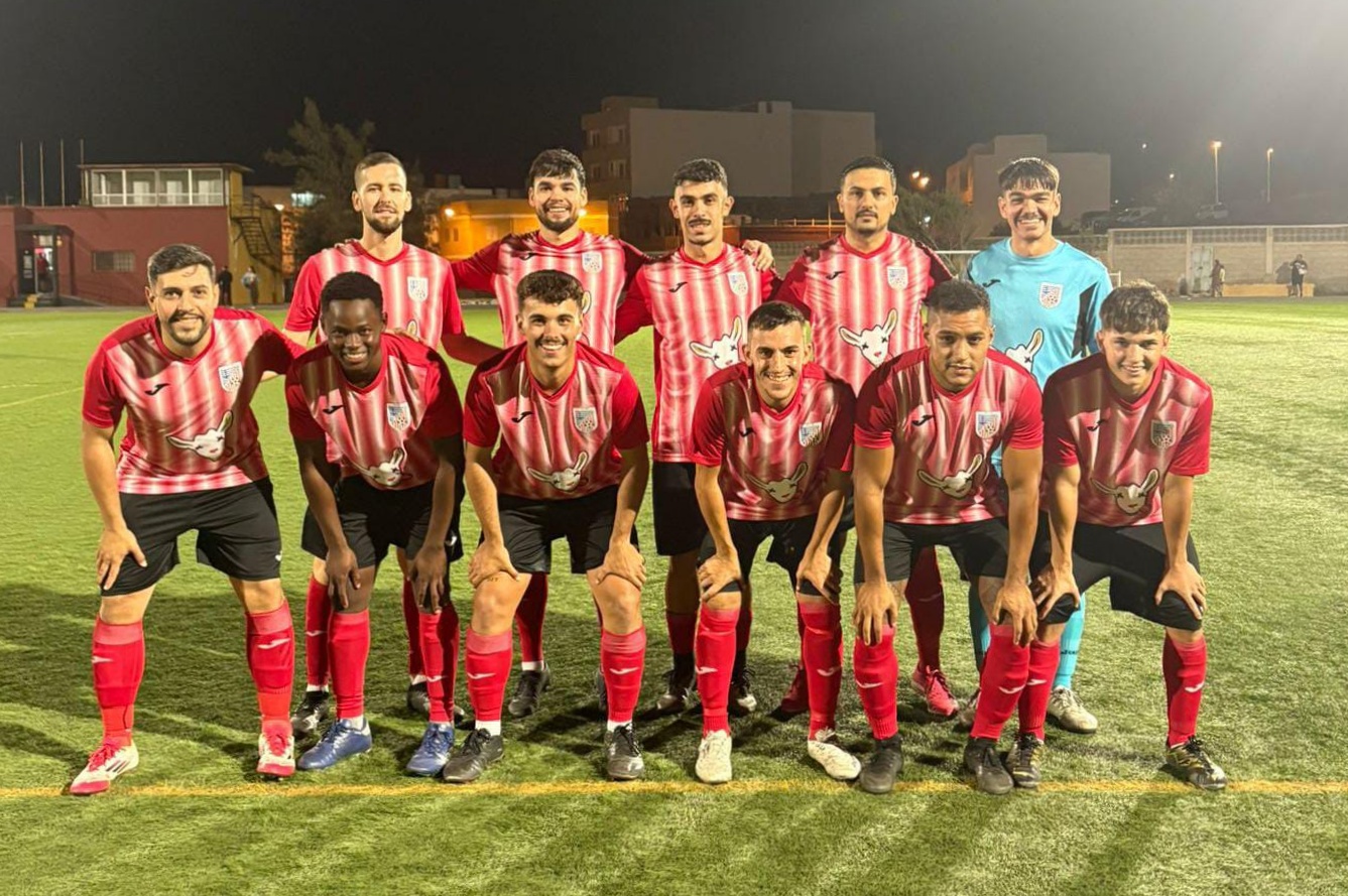 Formaci&oacute;n del CF Uni&oacute;n Marina (Foto cedida)