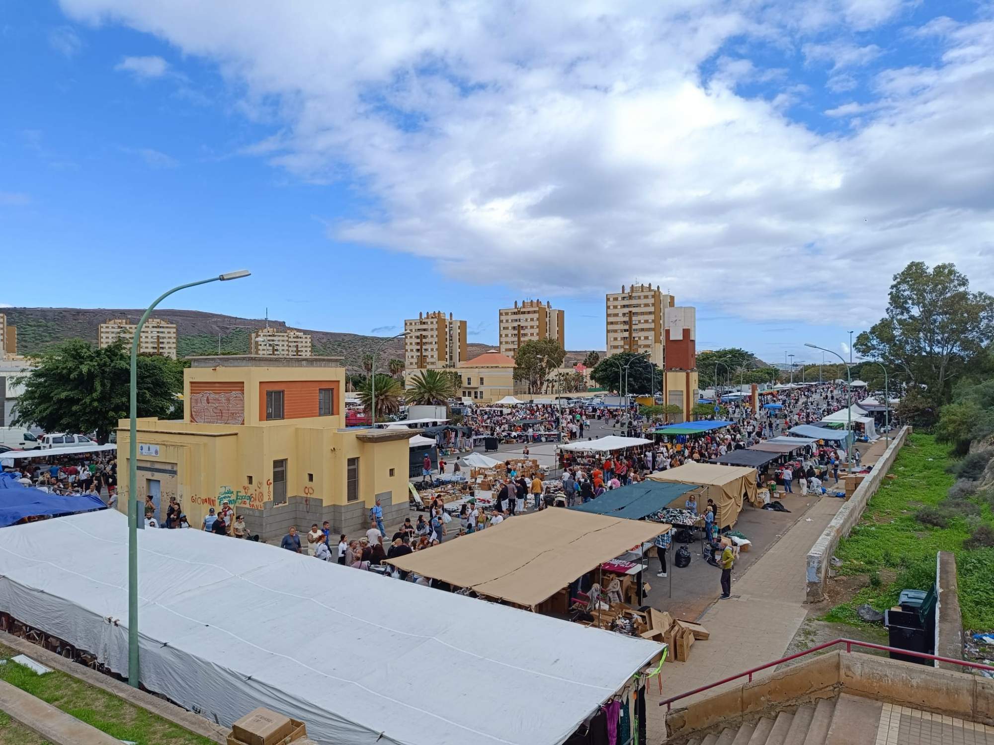 Un domingo fantástico para el mercadillo de Jinámar