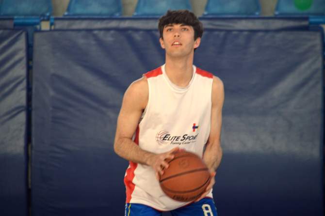 Pedro Pasqua, en un entrenamiento del Baloncesto Telde (Foto: Juan Antonio Hernández)