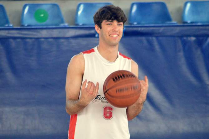 Pedro Pasqua, en un entrenamiento del Baloncesto Telde (Foto: Juan Antonio Hernández)