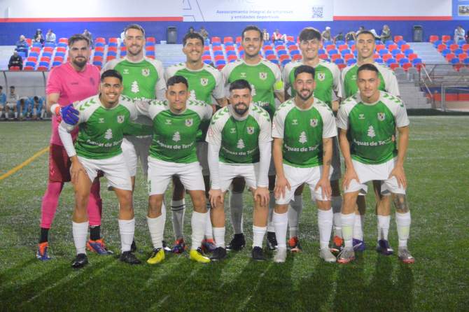 Formaci&oacute;n de la UD Teror (Foto: Juan Antonio Hern&aacute;ndez)