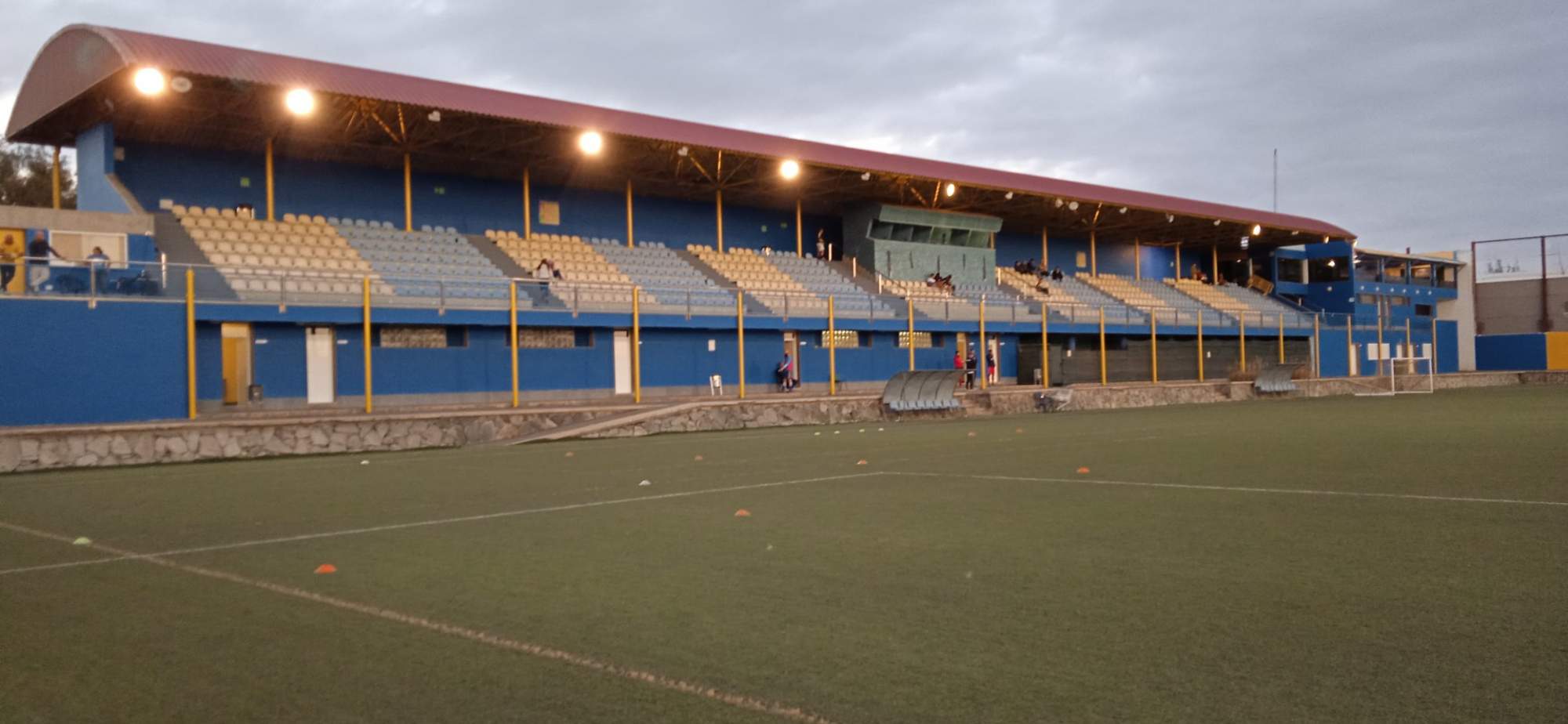 Campo de Castillo del Romeral, donde el CD Teldecosta protagoniz&oacute; los hechos ante el CD Juan Grande (Imagen de archivo Juan Antonio Hern&aacute;ndez)
