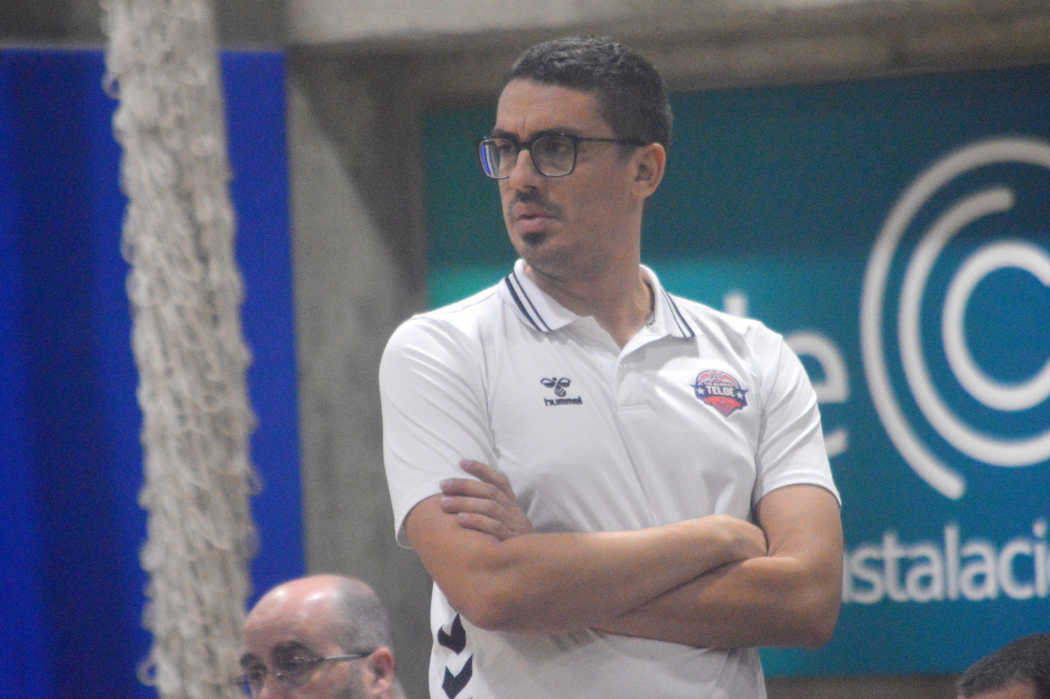 Tony Esparrag&oacute;n, entrenador del CB Telde, durante el partido (Foto: Juan Antonio Hern&aacute;ndez)
