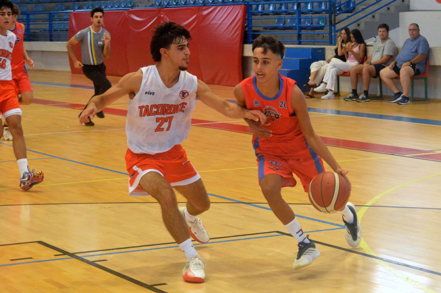 Imagen de un equipo j&uacute;nior del CB Telde (Foto: Juan Antonio Hern&aacute;ndez)