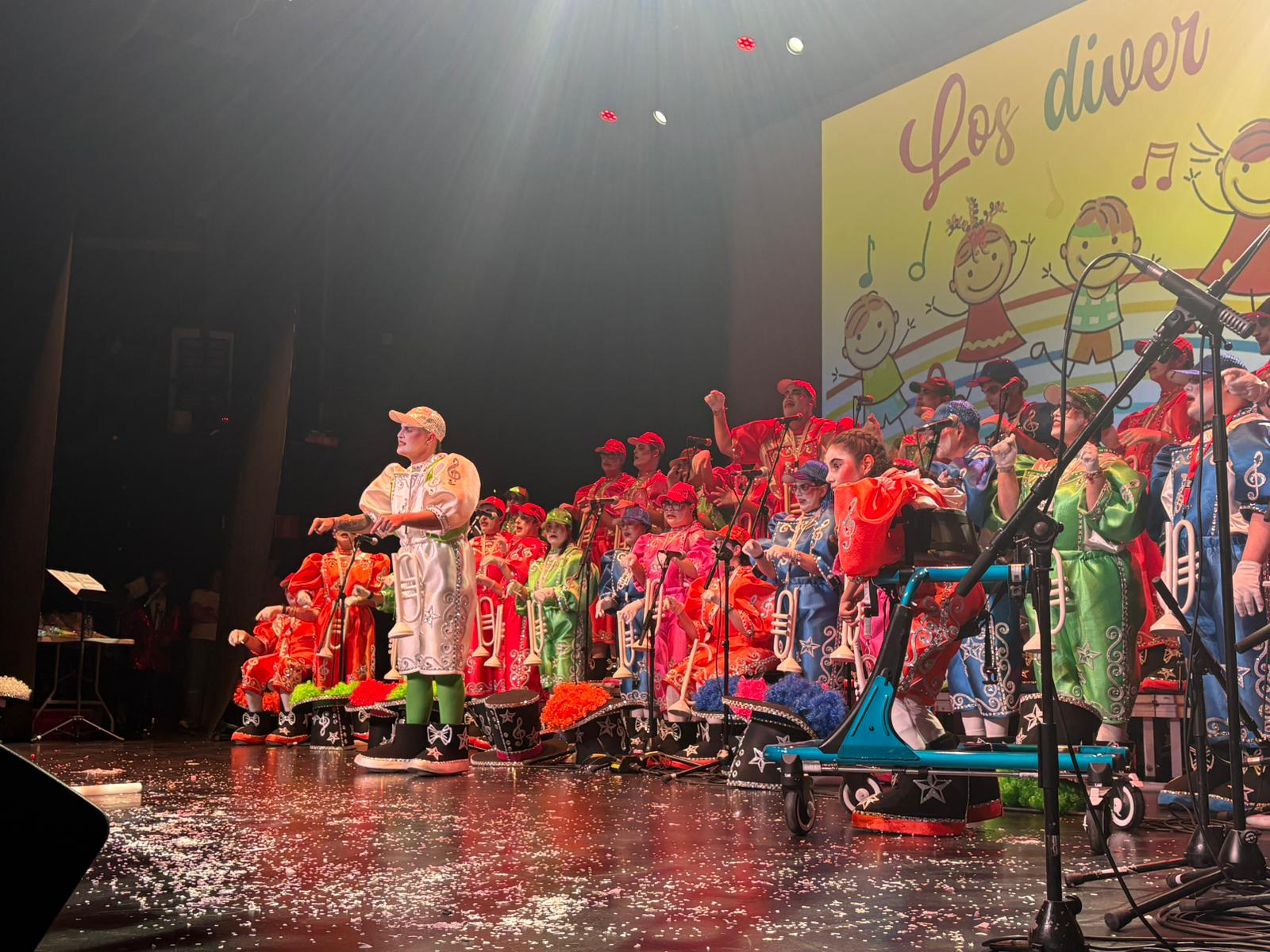 Los Diver emocionan en Telde en su gran presentación carnavalera