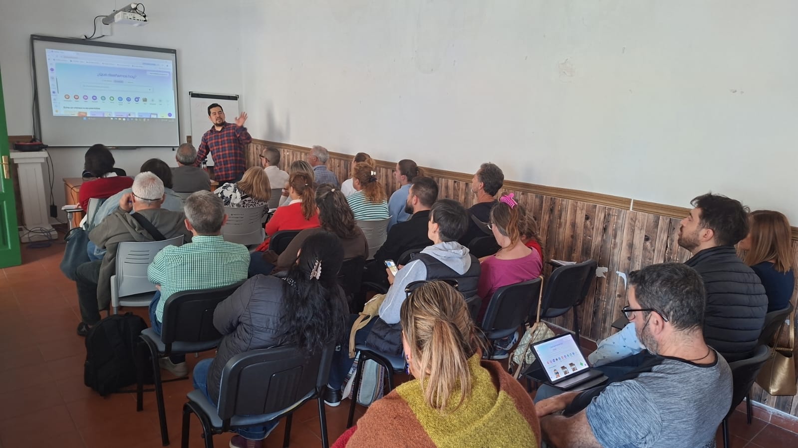 Telde celebra el éxito de la formación gratuita en cartelería digital