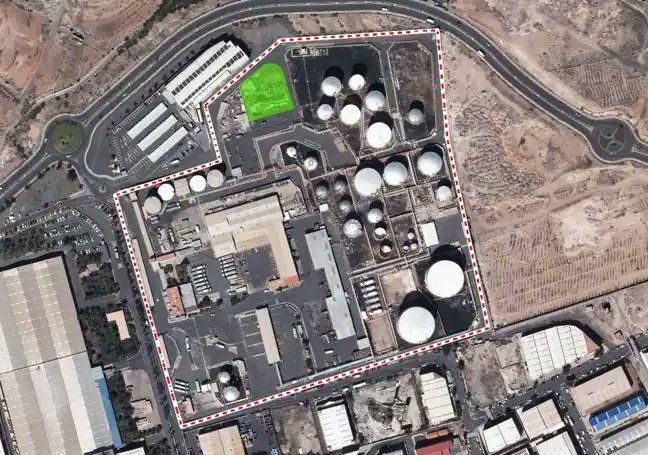 La mancha verde corresponde a la ubicación de la planta dentro de la parcela de DISA